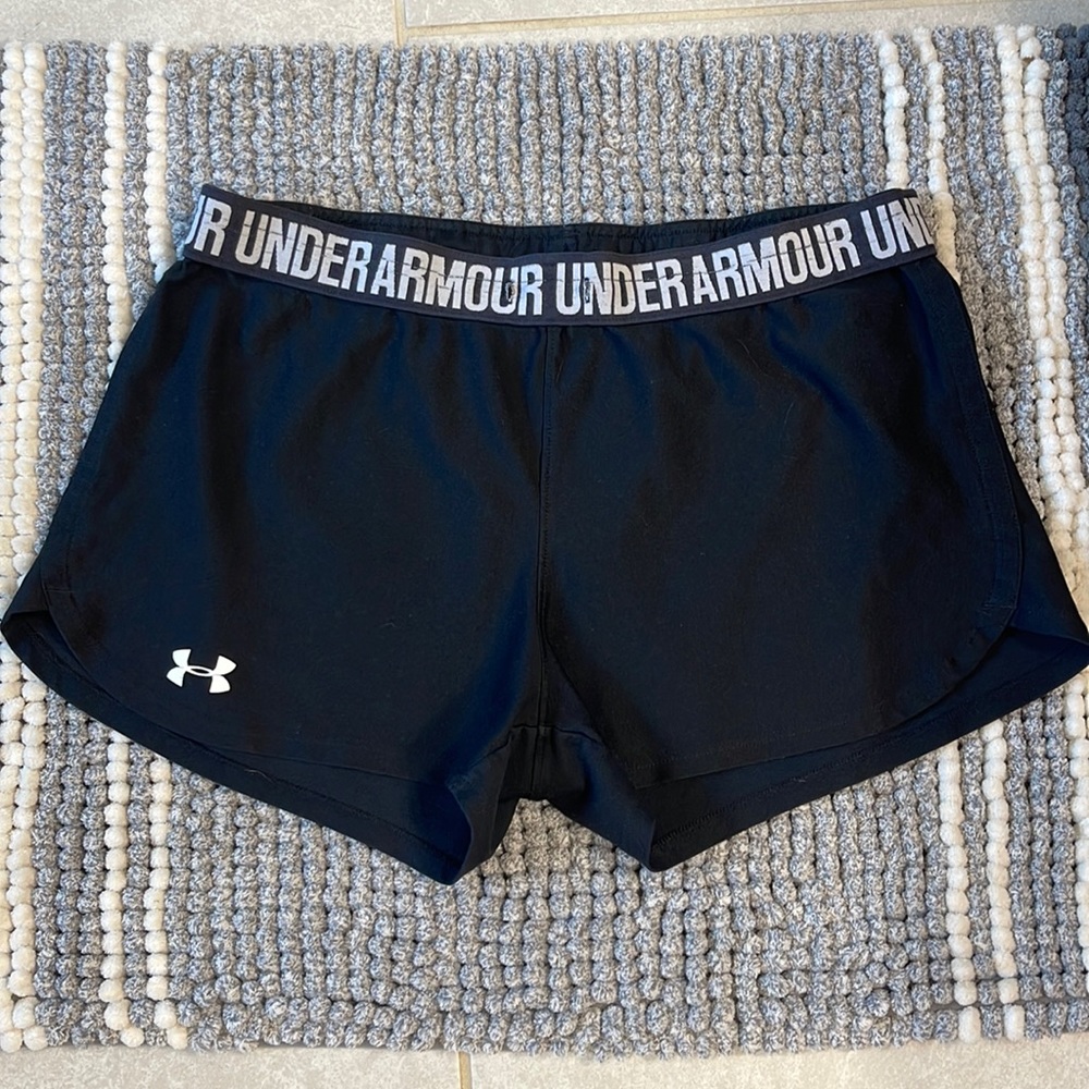 Medium black under armour shorts